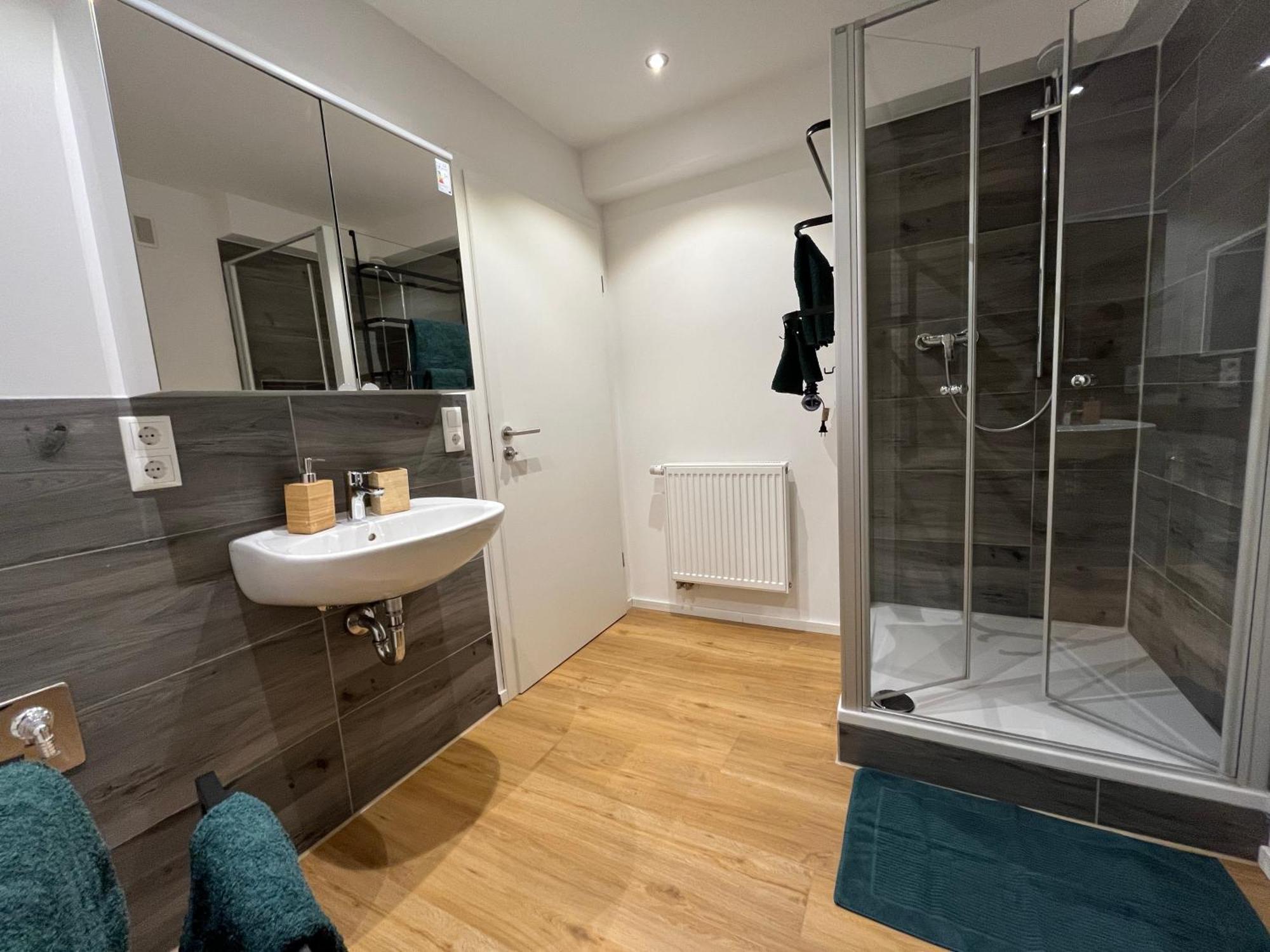 Traumhafte Business & Relax Wohnung Direkt Im Stadtkern Oettingens By Elation Homes Oettingen in Bayern Exterior foto