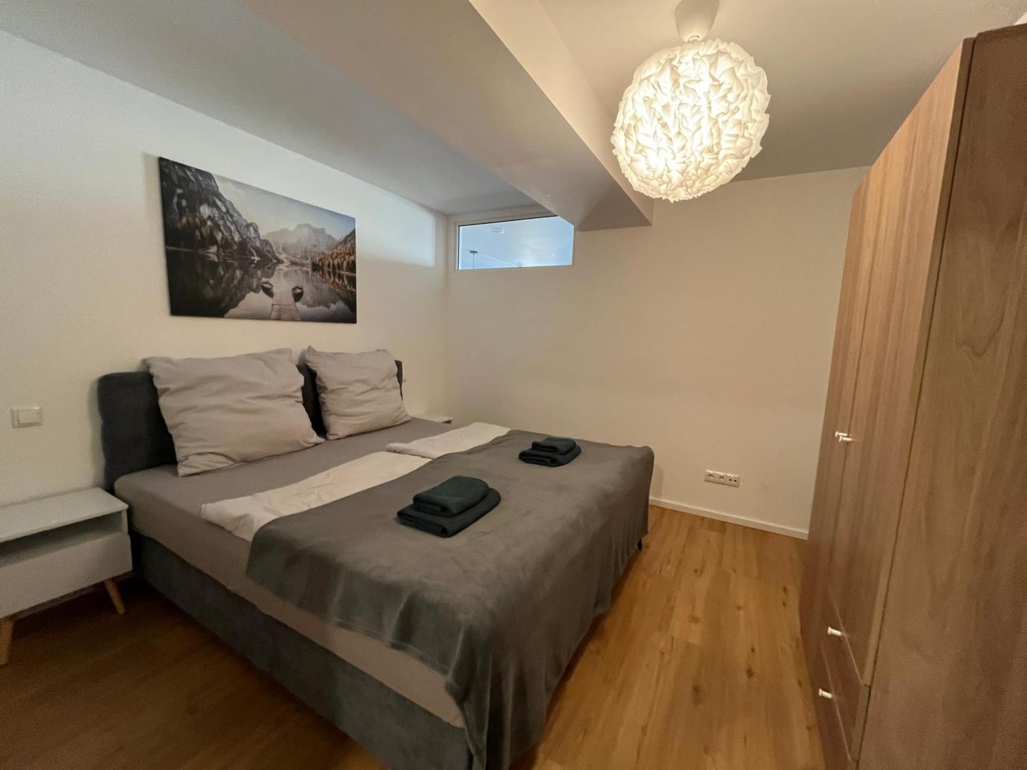 Traumhafte Business & Relax Wohnung Direkt Im Stadtkern Oettingens By Elation Homes Oettingen in Bayern Exterior foto