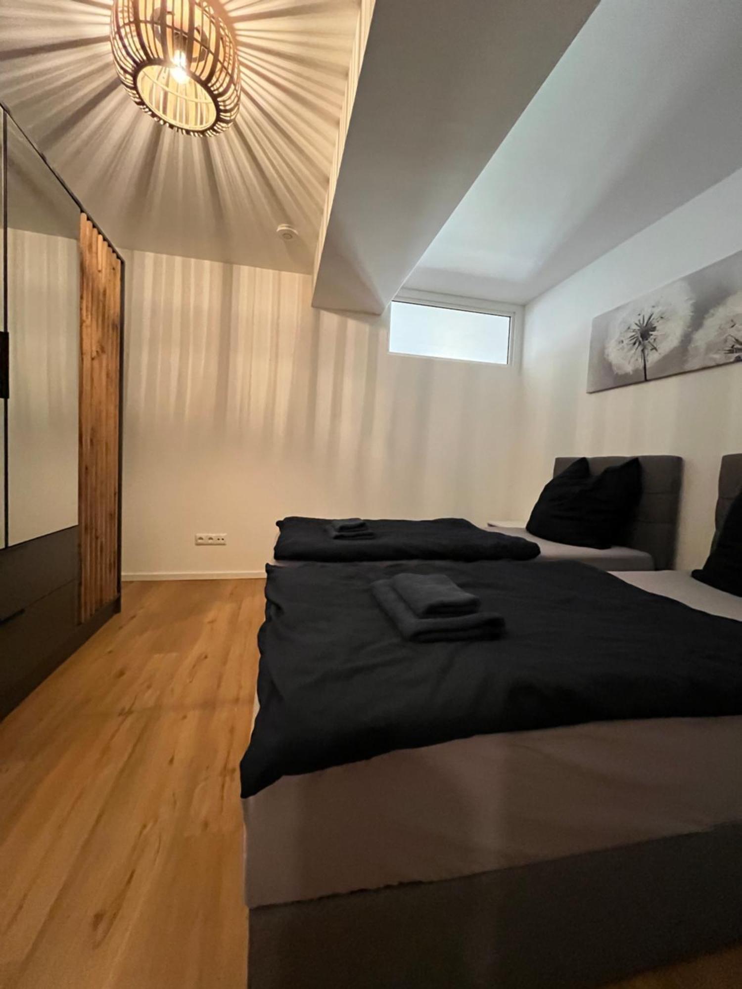 Traumhafte Business & Relax Wohnung Direkt Im Stadtkern Oettingens By Elation Homes Oettingen in Bayern Exterior foto