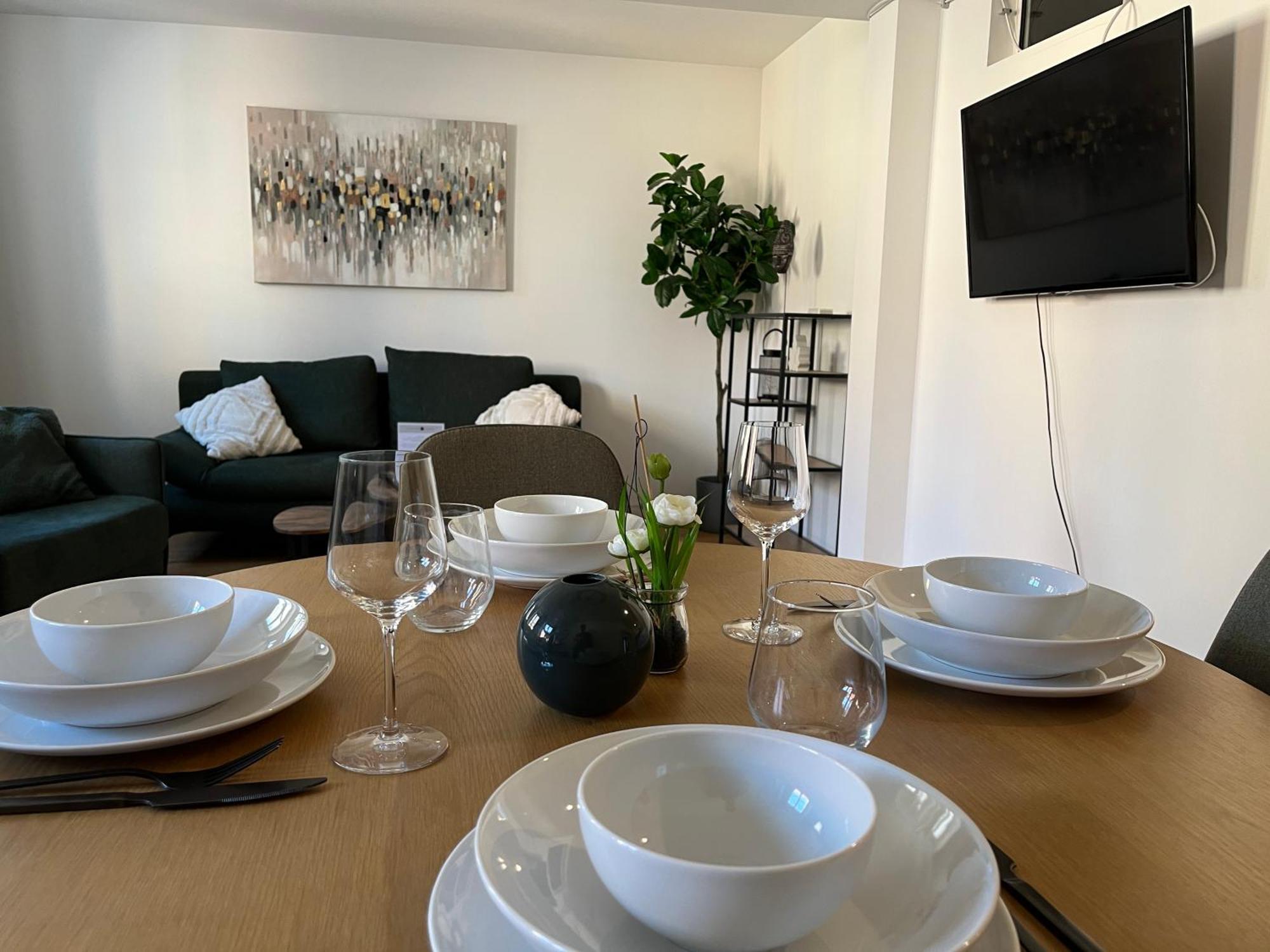 Traumhafte Business & Relax Wohnung Direkt Im Stadtkern Oettingens By Elation Homes Oettingen in Bayern Exterior foto